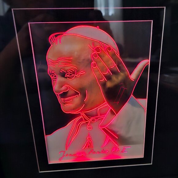 VTG Pope John Paul II Color-Changing Frame - Picture 11 of 15